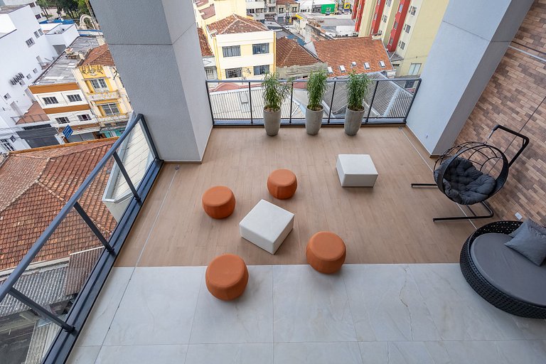 Studio em prédio com piscina no centro - LOG0311