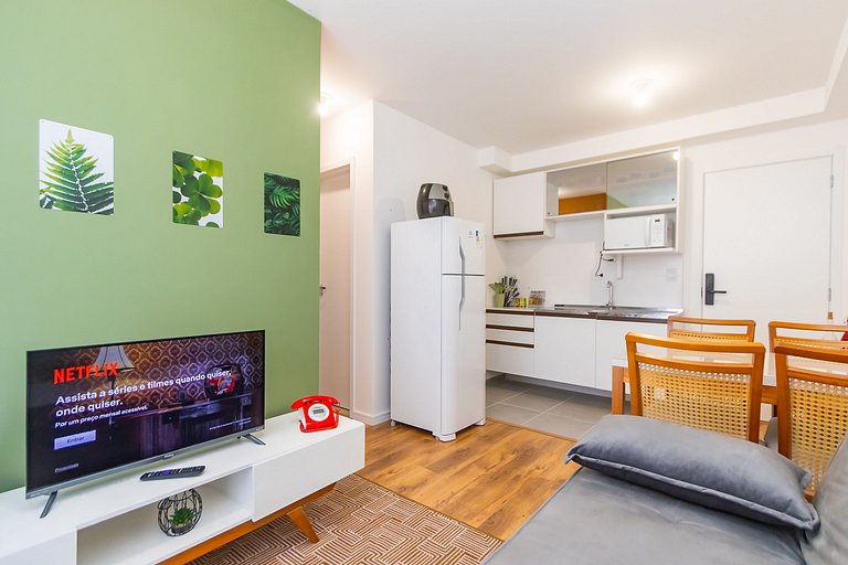 Apto de 2q c/ vaga em prédio com piscina - IBI0807