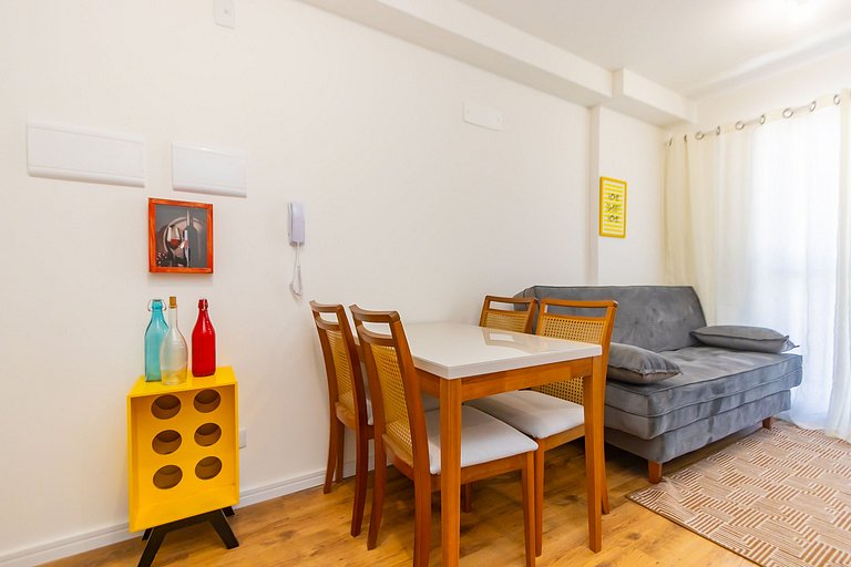 Apto de 2q c/ vaga em prédio com piscina - IBI0807