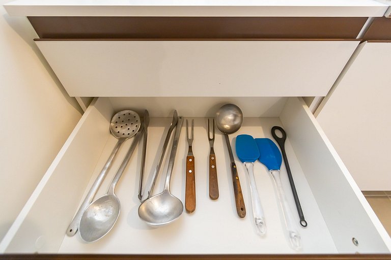 Apto de 2q c/ vaga em prédio com piscina - IBI0807