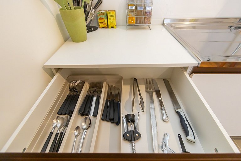 Apto de 2q c/ vaga em prédio com piscina - IBI0807