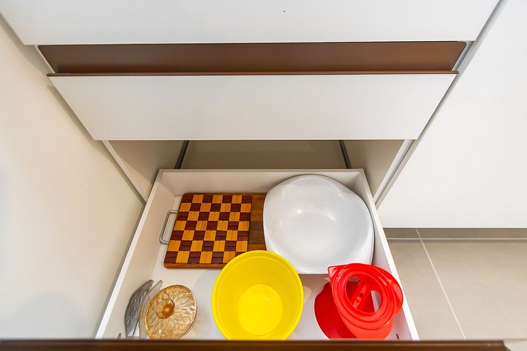 Apto de 2q c/ vaga em prédio com piscina - IBI0807