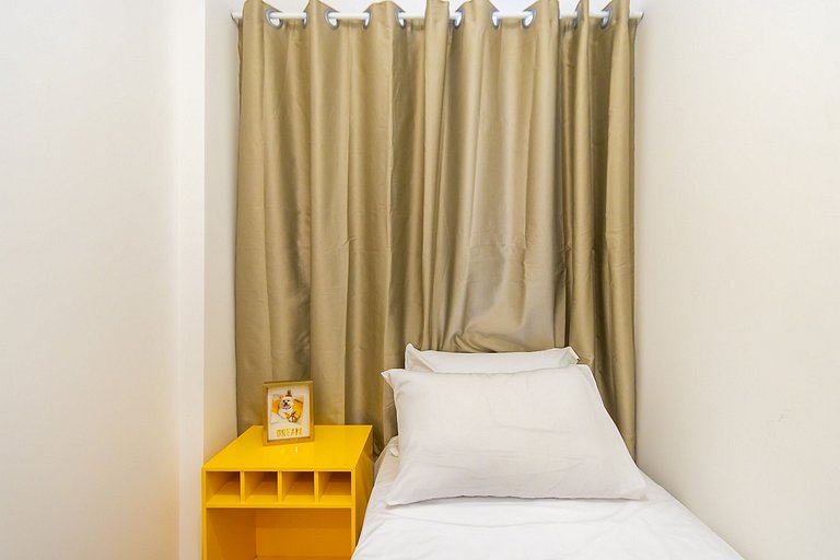 Apto de 2q c/ vaga em prédio com piscina - IBI0807