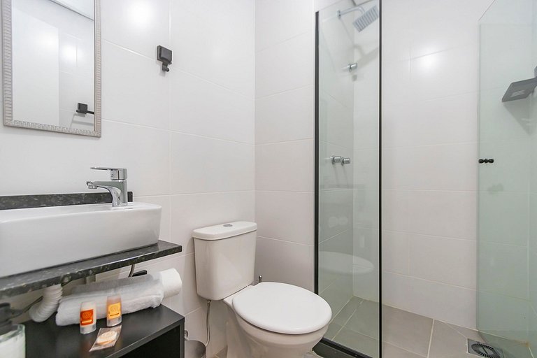 Apto de 2q c/ vaga em prédio com piscina - IBI0807