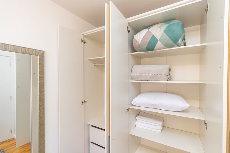 Ap p/ 5 pessoas em prédio com piscina - IBI0807