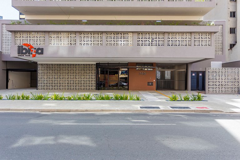 Ap p/ 5 pessoas em prédio com piscina - IBI0807