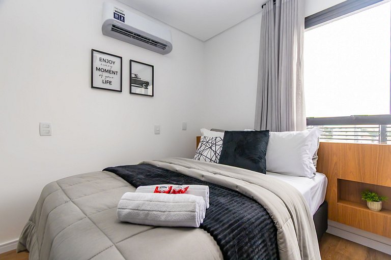 Studio com 2 camas de casal e garagem - EIX0805