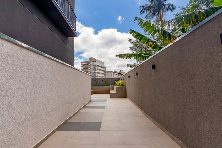 Studio com 2 camas de casal e garagem - EIX0805