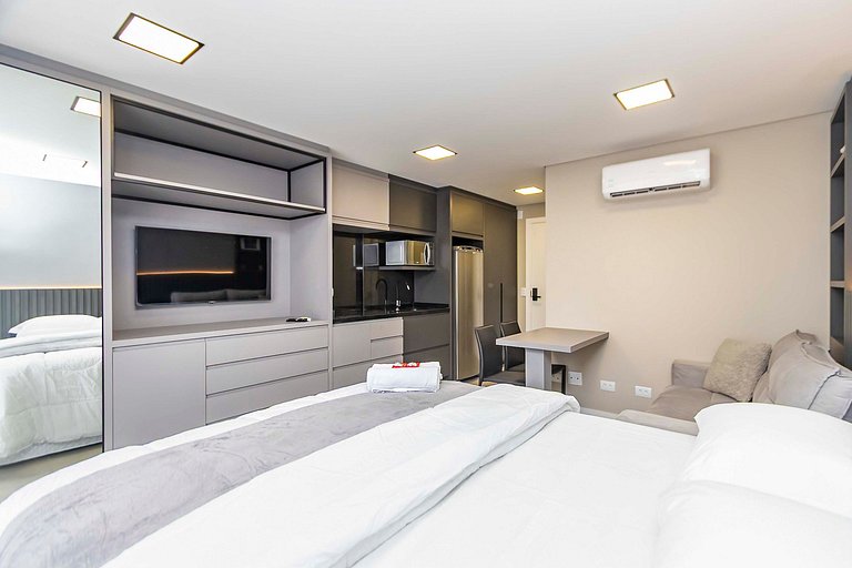 Studio Completo e Refinado no All Batel - BAT1516