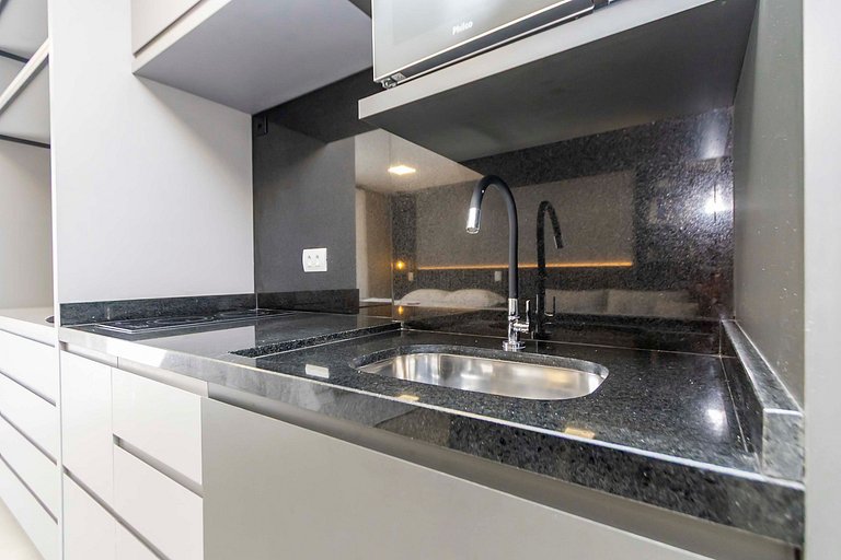 Studio Completo e Refinado no All Batel - BAT1516