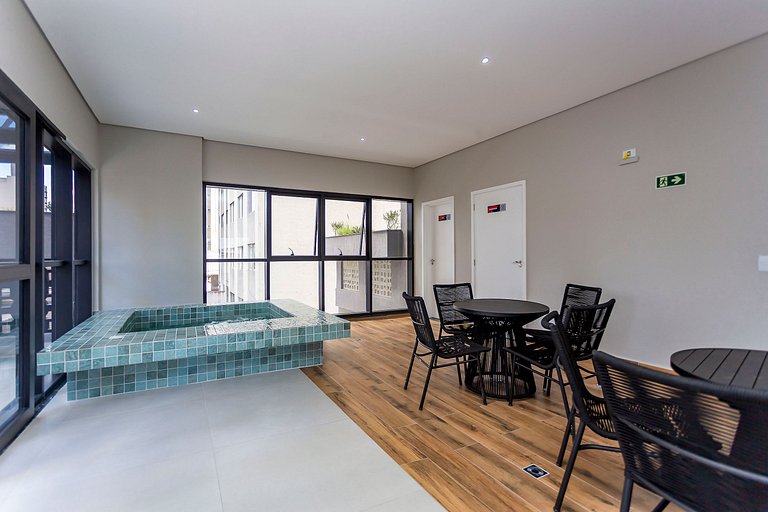 Studio Completo em condomínio com piscina -IBI0710