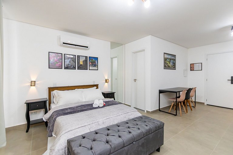 Studio Completo com Cama Auxiliar e Vaga - EIX0808