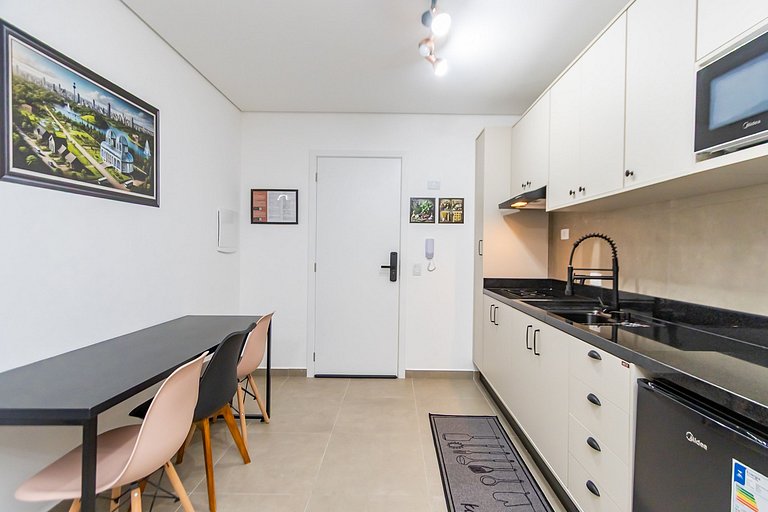Studio Completo com Cama Auxiliar e Vaga - EIX0808
