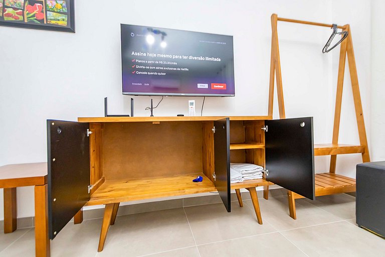 Studio Completo com Cama Auxiliar e Vaga - EIX0808