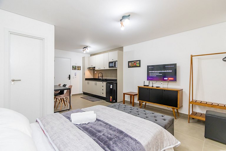 Studio Completo com Cama Auxiliar e Vaga - EIX0808