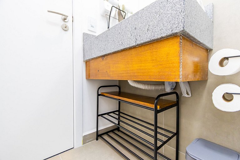 Studio Completo com Cama Auxiliar e Vaga - EIX0808