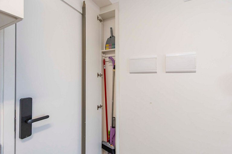 Apartamento de 2 Quartos com Garagem - IBI2309