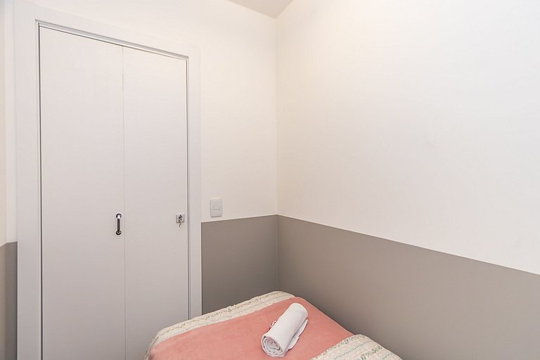 Apartamento de 2 Quartos com Garagem - IBI2309