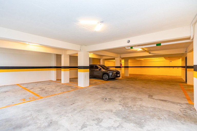 Studio Completo com garagem no Água Verde -VBE1508