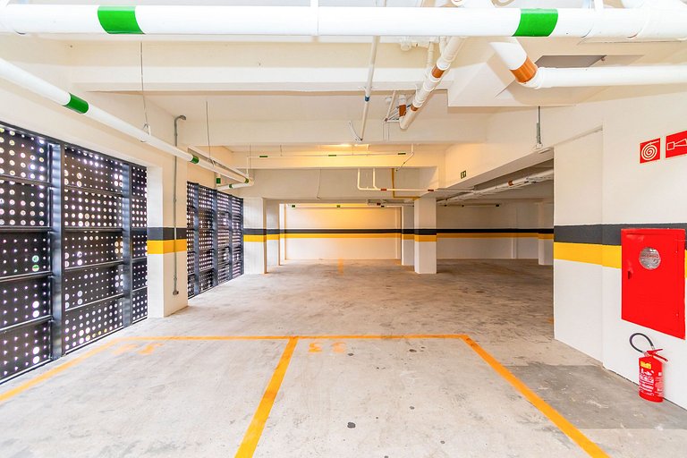 Studio Completo com garagem no Água Verde -VBE1508