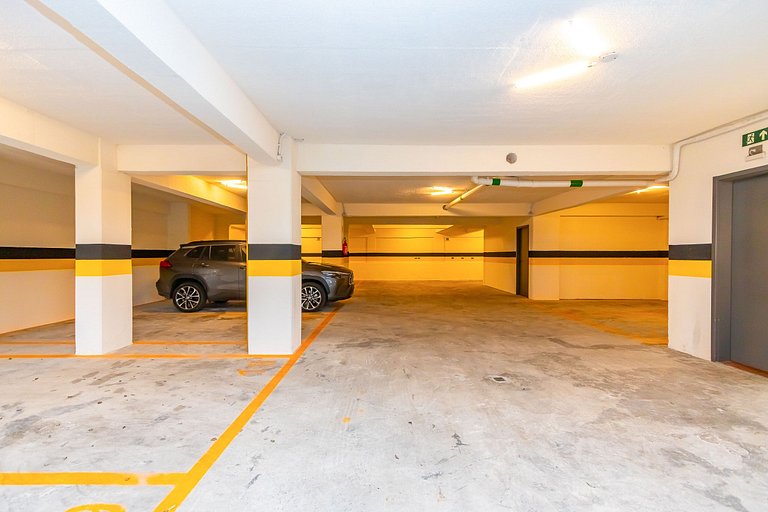 Studio Completo com garagem no Água Verde -VBE1508