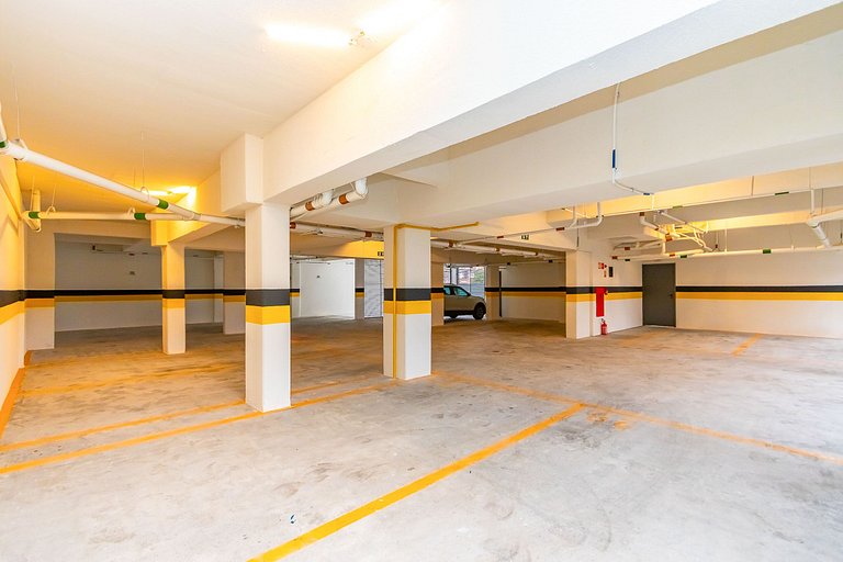 Studio Completo com garagem no Água Verde -VBE1508