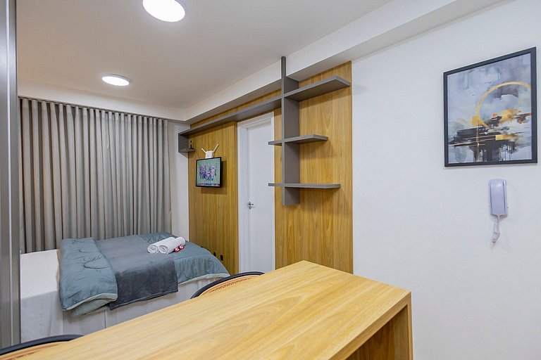 Studio Completo em condomínio com piscina -IBI1204