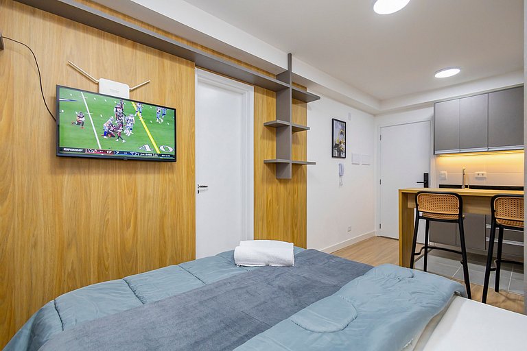 Studio Completo em condomínio com piscina -IBI1204