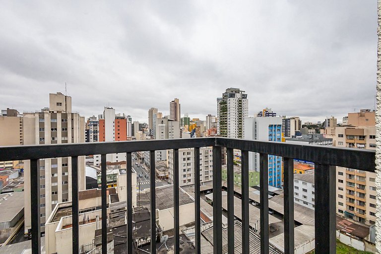 Studio Completo em condomínio com piscina -IBI1204