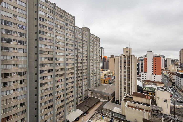Studio Completo em condomínio com piscina -IBI1204