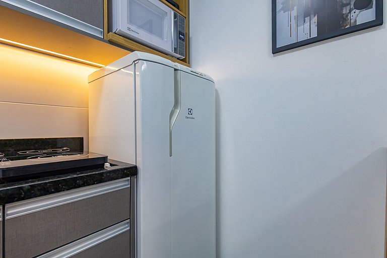 Studio Completo em condomínio com piscina -IBI1204