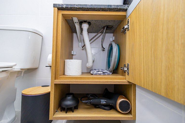 Studio Completo em condomínio com piscina -IBI1204