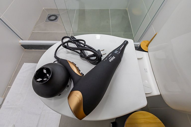 Studio Completo em condomínio com piscina -IBI1204