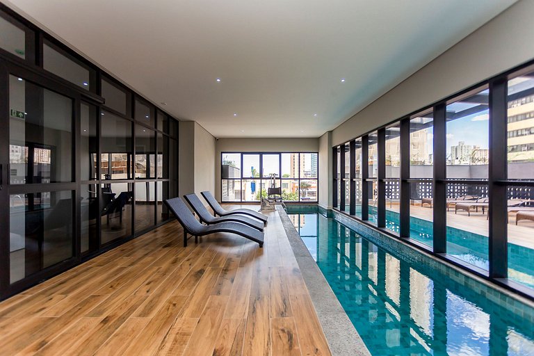 Studio Completo em condomínio com piscina -IBI1204