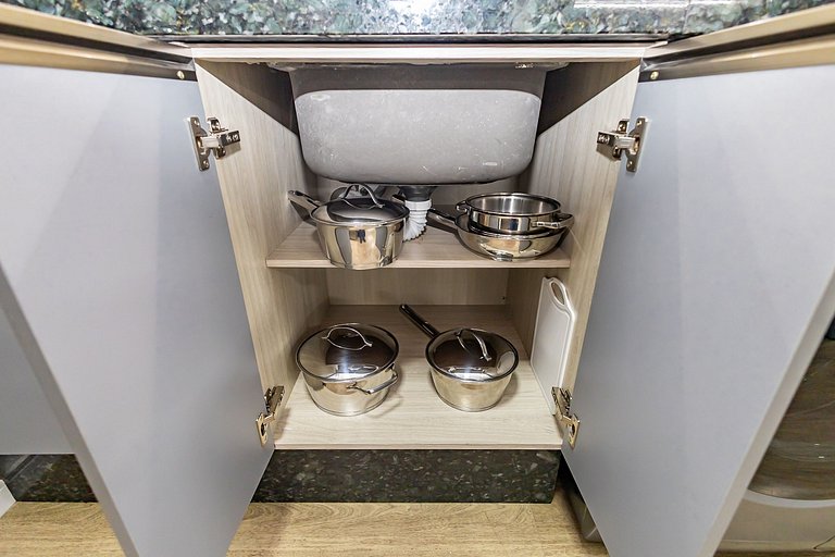 Studio Premium ao lado do Shop. Curitiba - BFR1206