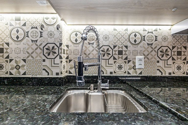 Studio Premium ao lado do Shop. Curitiba - BFR1206