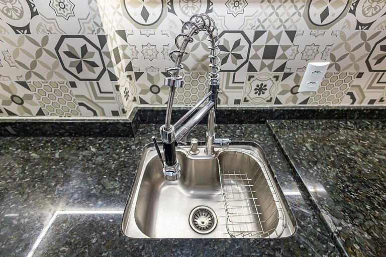 Studio Premium ao lado do Shop. Curitiba - BFR1206