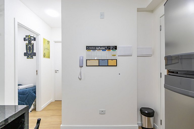 Apartamento de 2q em Prédio com Piscina - IBI0701