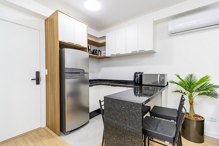 Apartamento de 2q em Prédio com Piscina - IBI0701