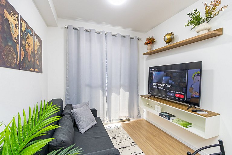 Apartamento de 2q em Prédio com Piscina - IBI0701