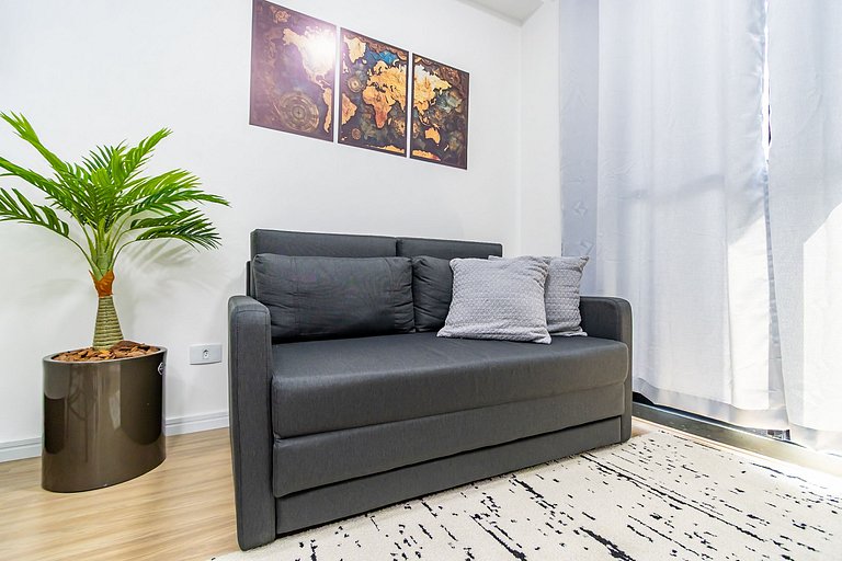 Apartamento de 2q em Prédio com Piscina - IBI0701