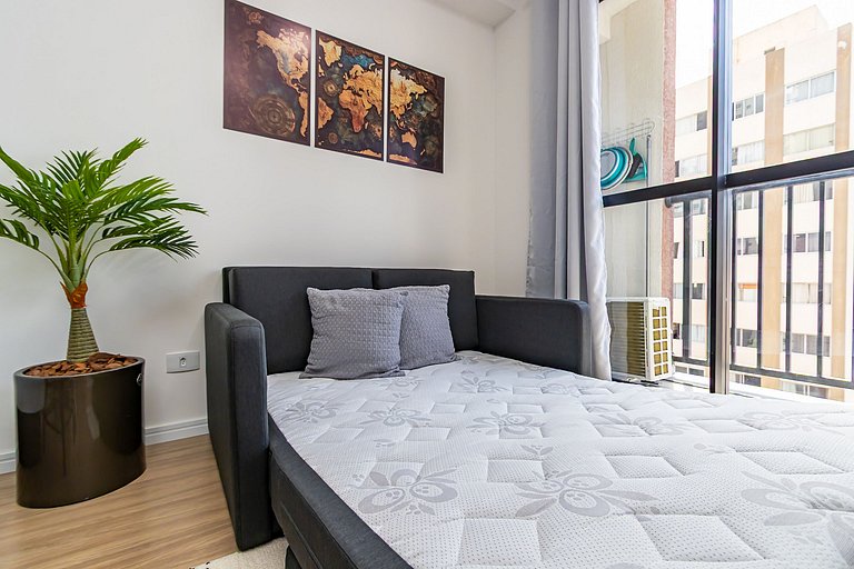 Apartamento de 2q em Prédio com Piscina - IBI0701