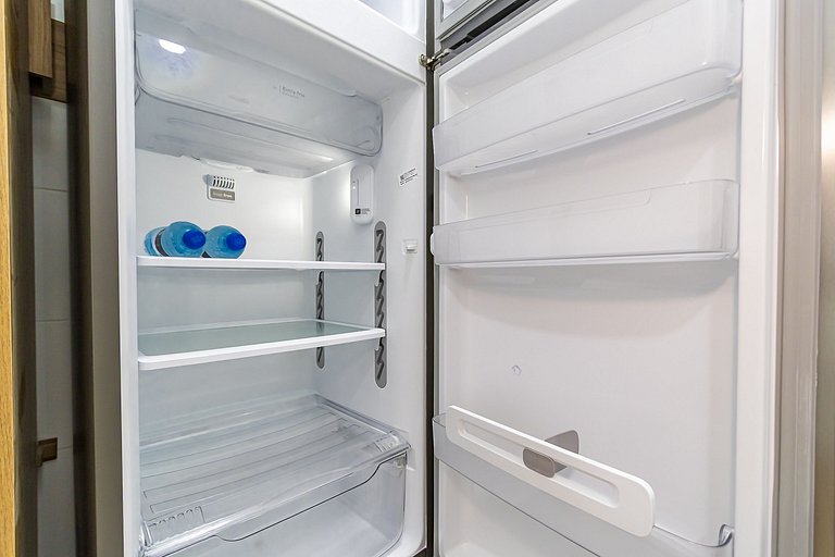 Apartamento de 2q em Prédio com Piscina - IBI0701