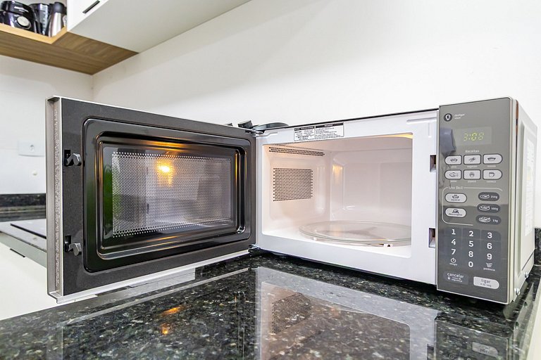 Apartamento de 2q em Prédio com Piscina - IBI0701