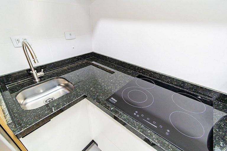 Apartamento de 2q em Prédio com Piscina - IBI0701