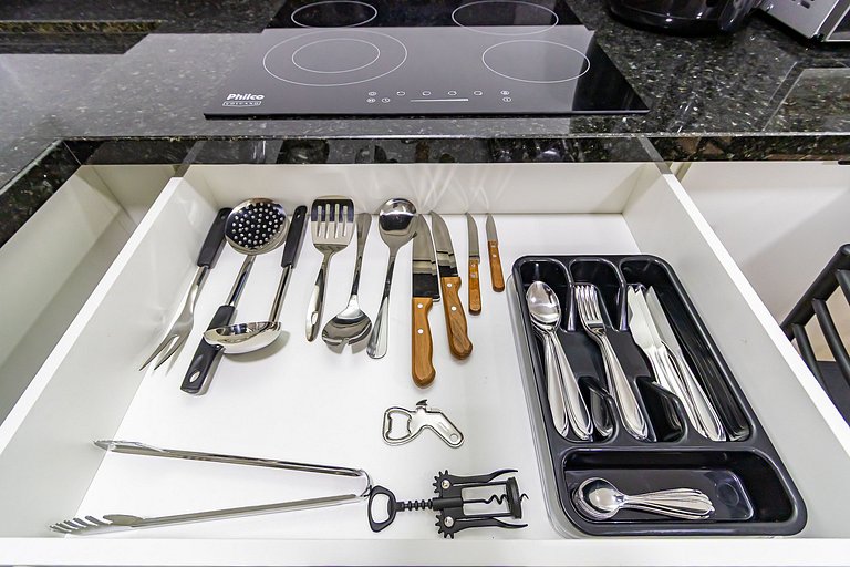 Apartamento de 2q em Prédio com Piscina - IBI0701