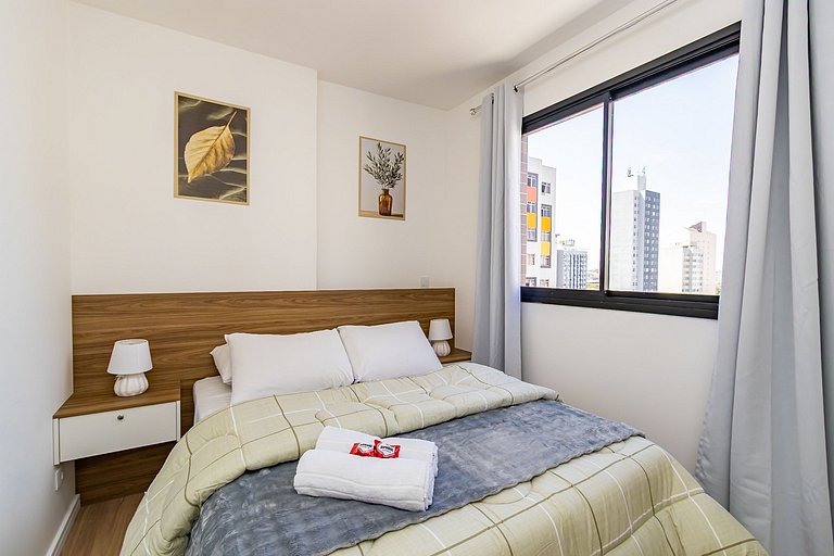 Apartamento de 2q em Prédio com Piscina - IBI0701