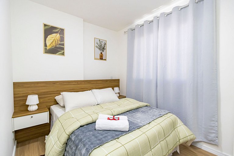 Apartamento de 2q em Prédio com Piscina - IBI0701