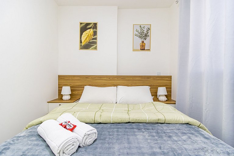 Apartamento de 2q em Prédio com Piscina - IBI0701