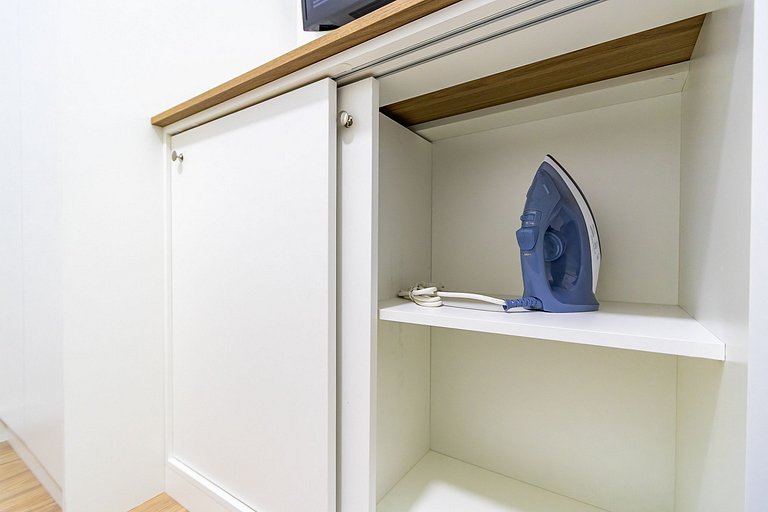 Apartamento de 2q em Prédio com Piscina - IBI0701